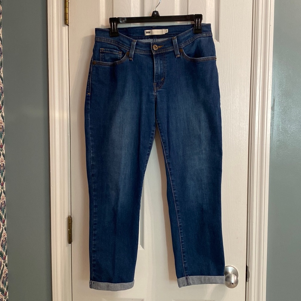 Levi’s Women’s Size 8 Cropped & Cuffed Jeans - Excellent Condition!!!